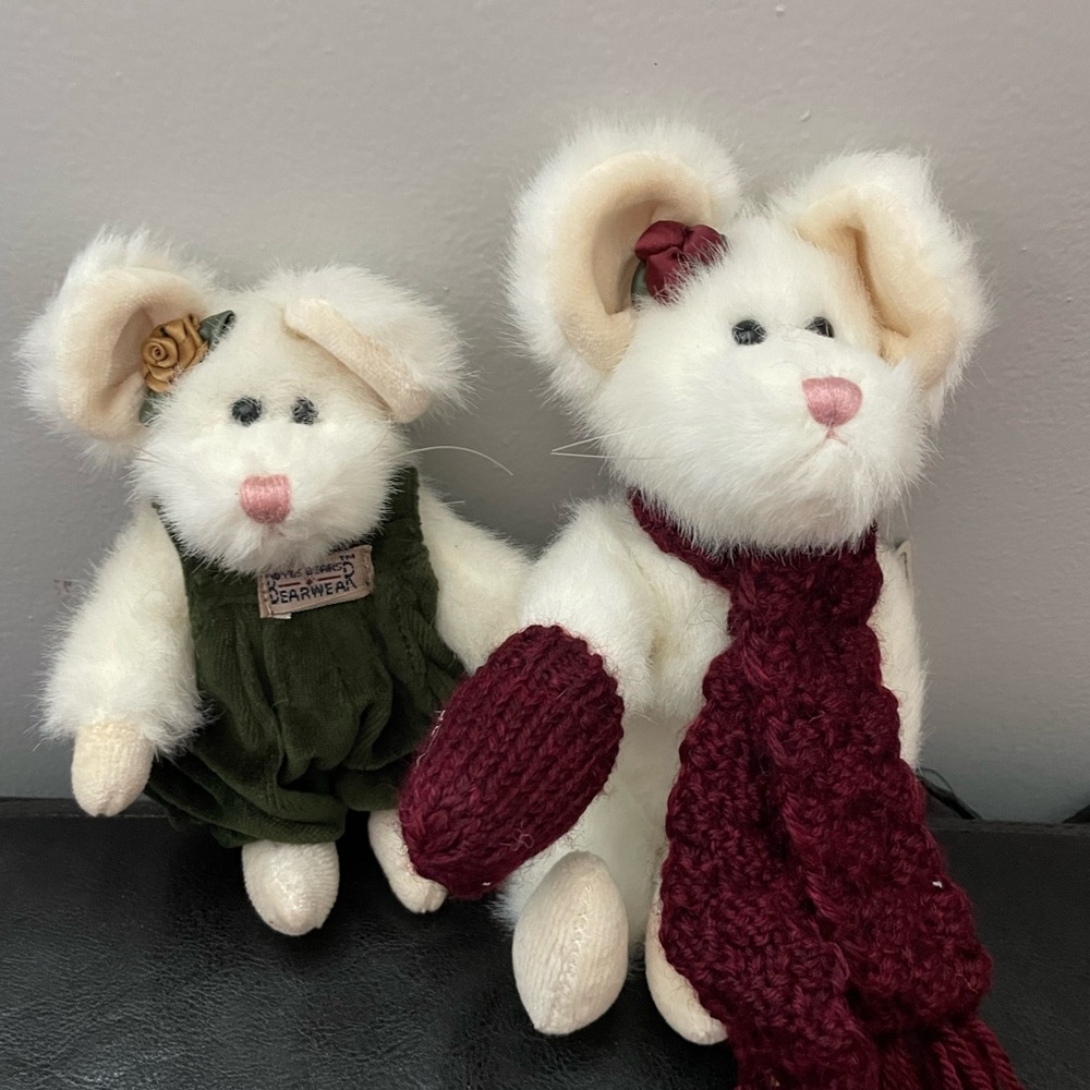 Boyd’s Bears NWT pair of Christmas mice